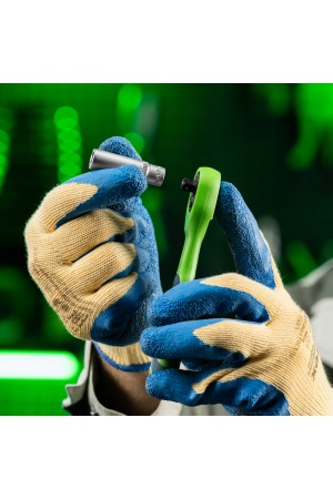 Ключ-трещотка 1/4