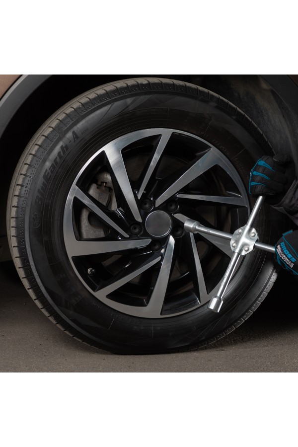 Ключ-крест баллонный, 17 х 19 х 21 х 22 мм, под квадрат 1/2, усиленный, с переходником на 1/2 Stels