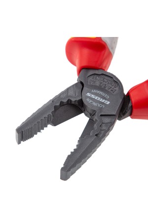 Плоскогубцы комбинированные, диэлектрические трехкомпонентные рукоятки до 1000 В, 180 мм Gross