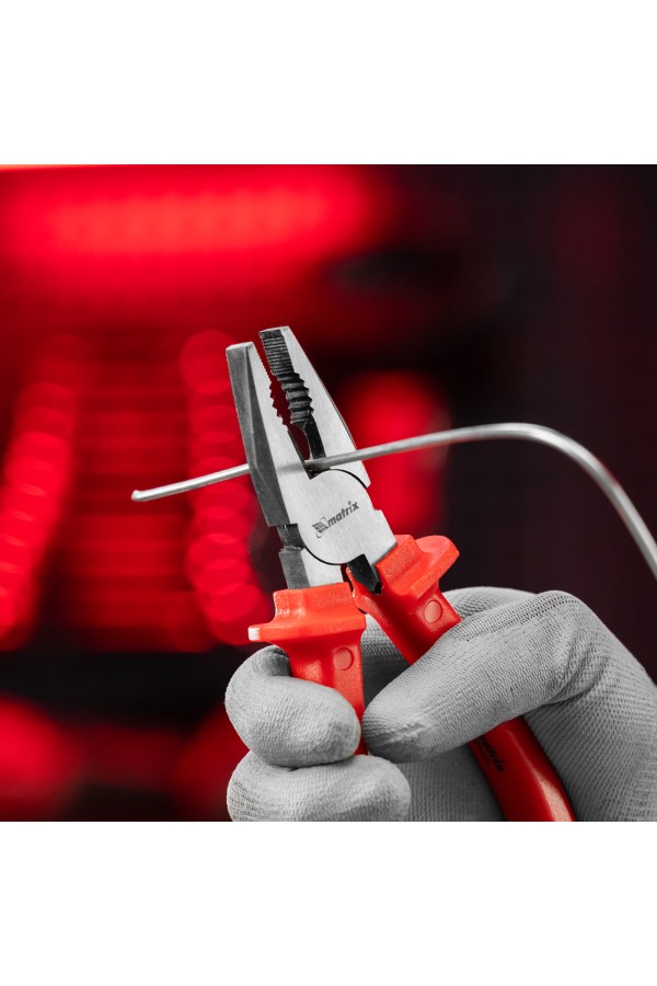 Плоскогубцы Econom, 180 мм, шлифованные, пластмассовые рукоятки Matrix