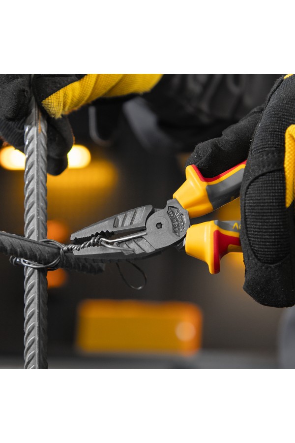 Плоскогубцы комбинированные, диэлектрические трехкомпонентные рукоятки до 1000 В, 165 мм Denzel