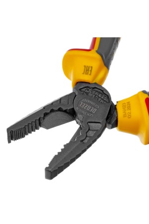 Плоскогубцы комбинированные, диэлектрические трехкомпонентные рукоятки до 1000 В, 180 мм Denzel