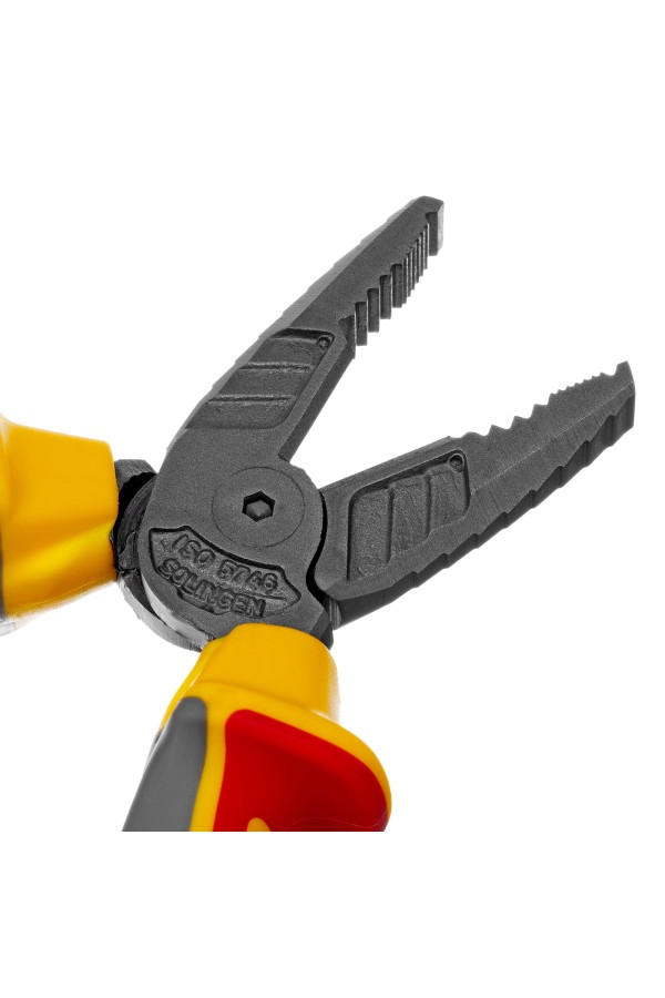 Плоскогубцы комбинированные, диэлектрические трехкомпонентные рукоятки до 1000 В, 180 мм Denzel