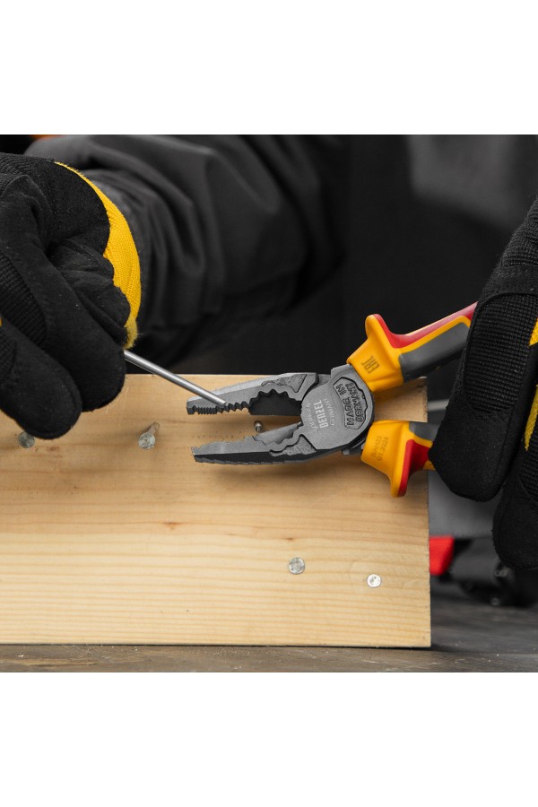 Плоскогубцы комбинированные, диэлектрические трехкомпонентные рукоятки до 1000 В, 180 мм Denzel