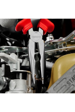 Длинногубцы прямые, 180 мм, хром-ванадий, двухкомпонентные рукоятки Matrix