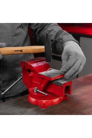 Тиски слесарные, 100 мм, поворотные, с наковальней// Matrix