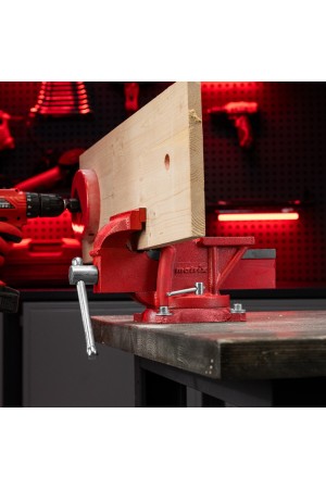 Тиски слесарные, 125 мм, поворотные, с наковальней// Matrix