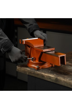 Тиски слесарные, 200 мм, поворотные, с наковальней Sparta