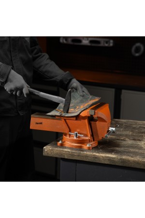 Тиски слесарные, 200 мм, поворотные, с наковальней Sparta