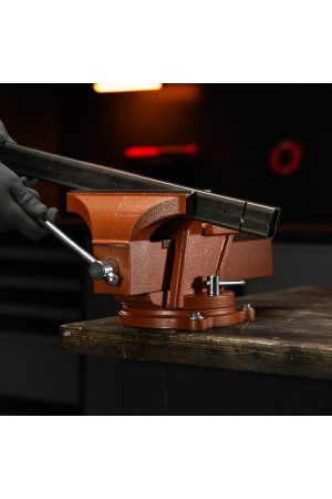 Тиски слесарные, 200 мм, поворотные, с наковальней Sparta