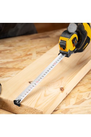 Рулетка 8м х 25мм, двухкомп. корпус, кнопка-пауза// Denzel