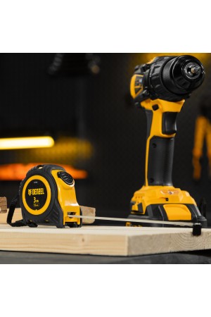 Рулетка 3м х 16мм, обрезиненный корпус, автоматическая фиксация Denzel