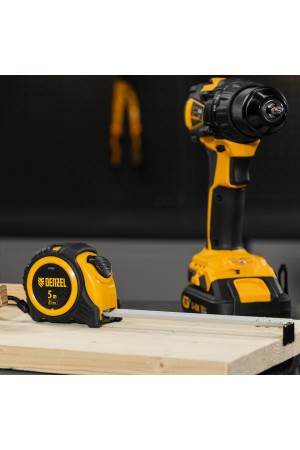 Рулетка 5м х 25мм, обрезиненный корпус, автоматическая фиксация Denzel