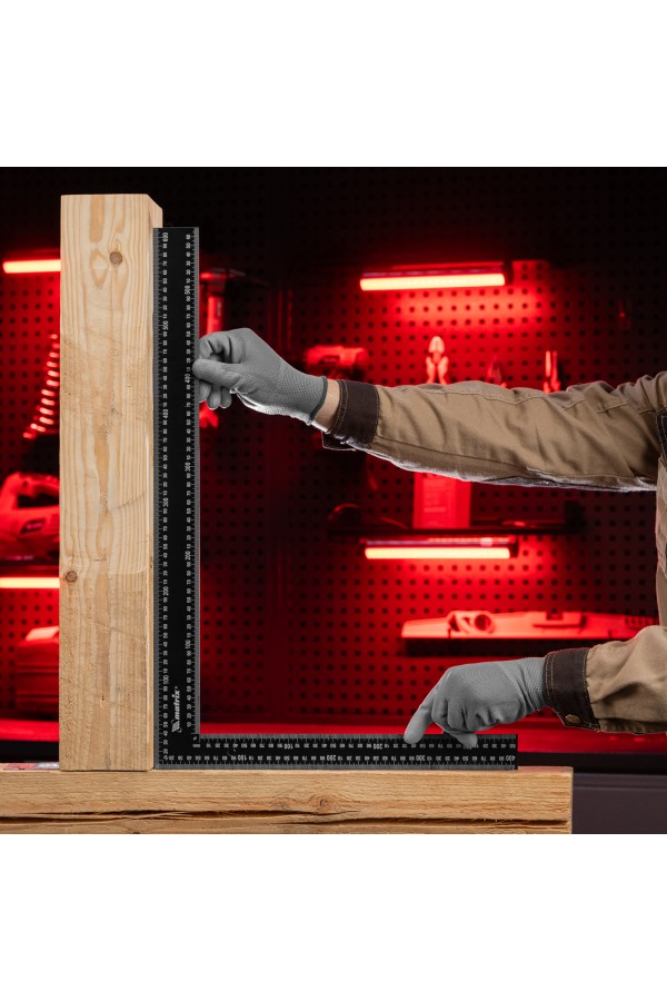 Угольник, 400 х 600 мм, цельнометаллический Matrix