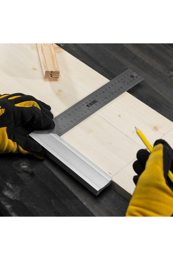 Угольник стальной 300 мм, нержавеющая сталь, градуировка, алюминиевое основание Denzel