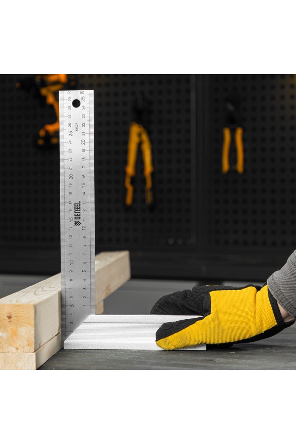 Угольник стальной 300 мм, нержавеющая сталь, градуировка, алюминиевое основание Denzel