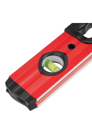 Уровень алюминиевый, 600 мм, фрезерованный, 3 глазка, две эргономичные ручки Matrix