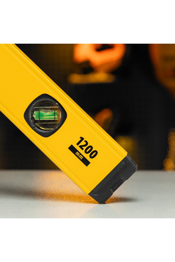 Уровень алюминиевый, магнит, фрезерованный, 3 глазка (1 зеркал.) 0,5 мм/м, 1200 мм Denzel