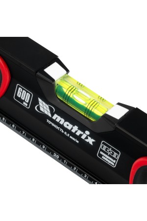 Уровень алюминиевый, усиленный, фрезерованный, 3 глазка, двухкомпонентные рукоятки, 600 мм Matrix