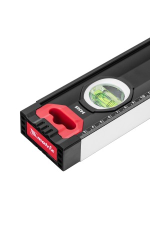 Уровень алюминиевый, усиленный, фрезерованный, 3 глазка, двухкомпонентные рукоятки, 1500 мм Matrix