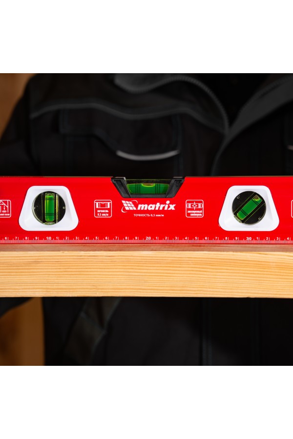 Уровень алюминиевый, магнит, фрезерованный, 3 глазка (1 зеркальный) 400 мм Matrix