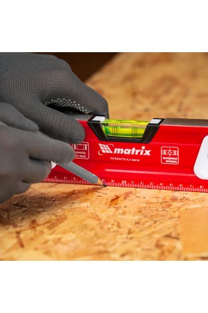 Уровень алюминиевый, магнит, фрезерованный, 3 глазка (1 зеркальный), 400 мм Matrix