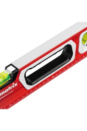 Уровень алюминиевый, магнит, фрезерованный, 3 глазка (1 зеркальный), двухкомпонентные рукоятки, 600 мм Matrix