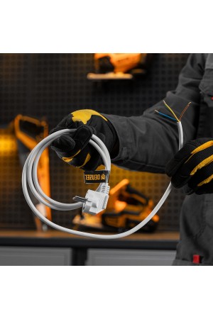 Шнур сетевой Energy Series, ПВС, 1,5 м, 3 x 1 мм, с неразборной вилкой, белый, 3 м Denzel