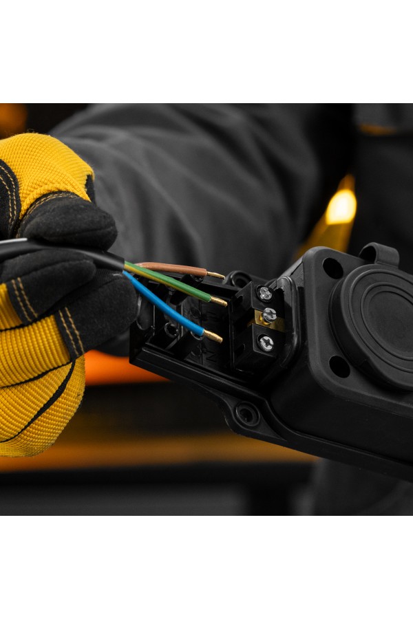 Шнур сетевой Energy Series, ПВС, 1,5 м, 3 x 1 мм, с неразборной вилкой, черный, Denzel