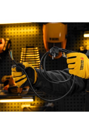 Шнур сетевой Energy Series, ПВС, 1,5 м, 3 x 1 мм, с неразборной вилкой, черный, 3 м Denzel