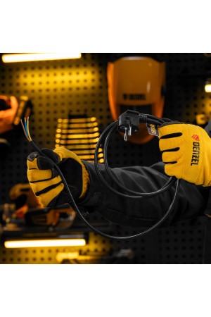 Шнур сетевой Energy Series, ПВС, 1,5 м, 3 x 1,5 мм, с неразборной вилкой, черный, 3 м Denzel