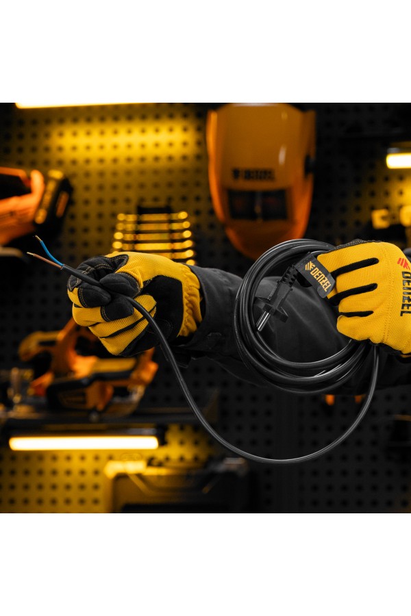 Шнур сетевой Energy Series, ПВС, 3 м, 2 x 1,5 мм, с неразборной вилкой, черный, Denzel