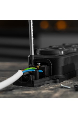 Шнур сетевой Energy Series, ПВС, 3 м, 3 x 1,5 мм, с неразборной вилкой, белый, 3 м Denzel