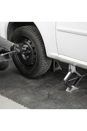 Домкрат ромбический винтовой универсальный ТУ 5.16-469-0213-04, 1.2 т, 135-410 мм Россия