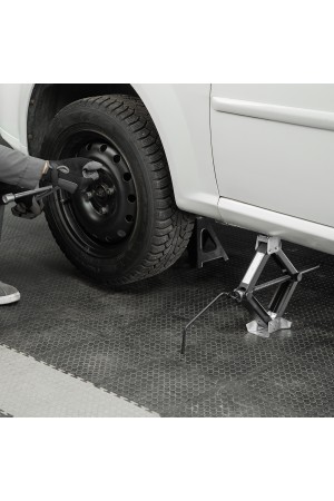 Домкрат ромбический винтовой универсальный ТУ 5.16-469-0213-04, 1,5 т, 105-375 мм Россия