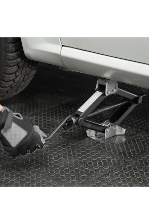 Домкрат ромбический винтовой универсальный ТУ 5.16-469-0213-04, 1,5 т, 105-375 мм Россия