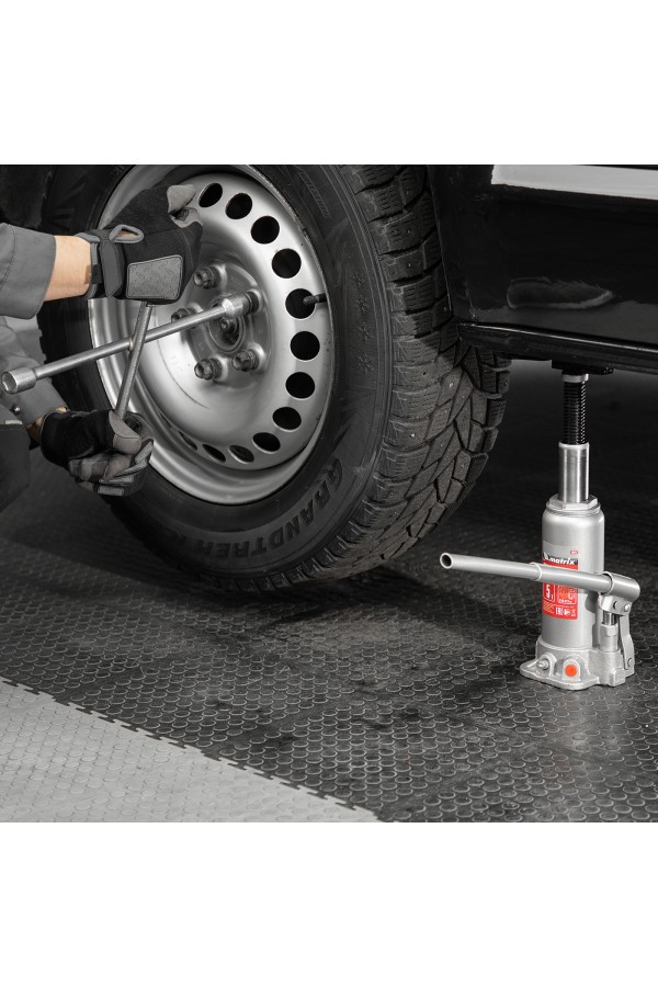 Домкрат гидравлический бутылочный, 5 т, высота подъема 216-413 мм Matrix