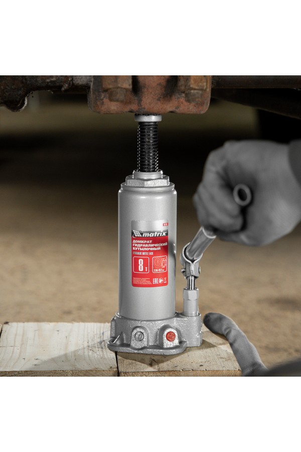 Домкрат гидравлический бутылочный, 8 т, высота подъема 230-457 мм Matrix