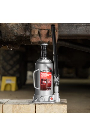 Домкрат гидравлический бутылочный, 15 т, высота подъема 230-460 мм Matrix