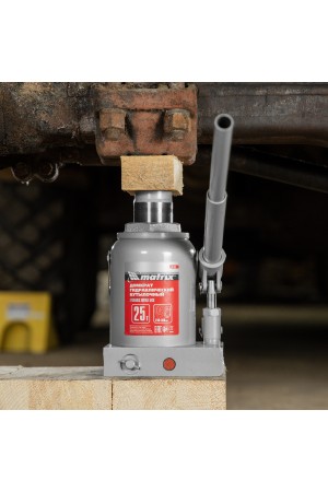 Домкрат гидравлический бутылочный, 25 т, высота подъема 230-360 мм Matrix