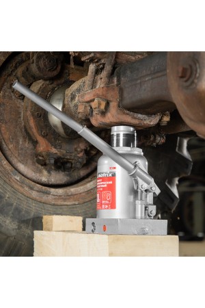 Домкрат гидравлический бутылочный, 30 т, высота подъема 260-415 мм Matrix