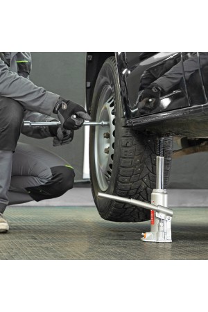 Домкрат гидравлический бутылочный, 4 т, h подъема 194-372 мм, в пластиковом кейсе Matrix