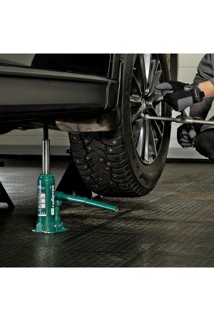 Домкрат гидравлический бутылочный, 3 т, 180-320 мм, в пласт. кейсе Сибртех