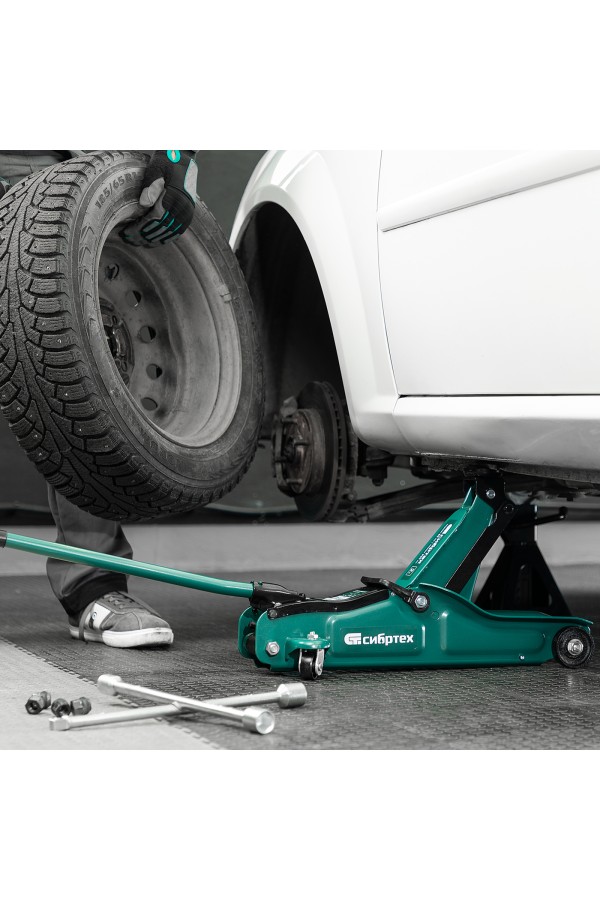 Домкрат гидравлический подкатной, 2 т, 85-330 мм, низкий подхват, в пласт. кейсе Сибртех