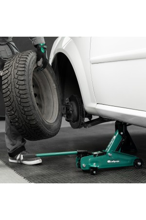 Домкрат гидравлический подкатной, 2 т, 135-320 мм, в пласт. кейсе Сибртех