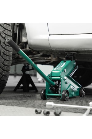 Домкрат гидравлический подкатной, 2,5 т, 148-387 мм, в пласт. кейсе Сибртех