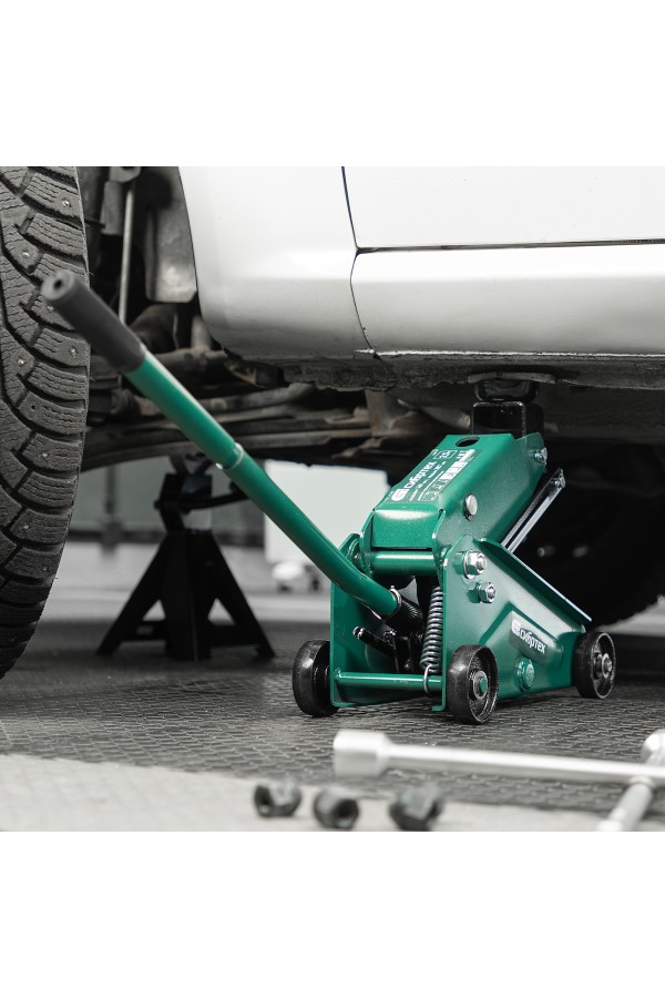 Домкрат гидравлический подкатной, 2,5 т, 148-387 мм, в пласт. кейсе Сибртех