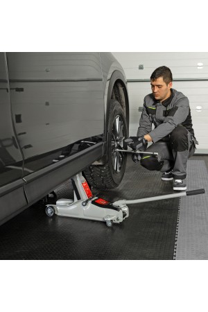 Домкрат гидравлический подкатной, 2 т, Low Profile, 85-330 мм Matrix