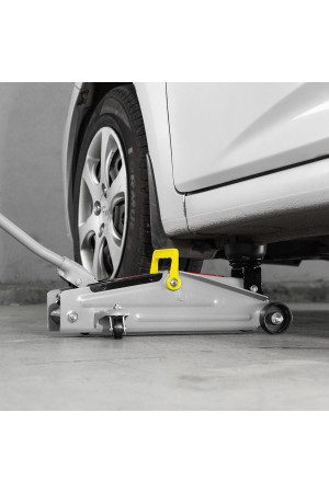 Домкрат гидравлический подкатной, 2 т, высота подъема 135-355 мм Matrix