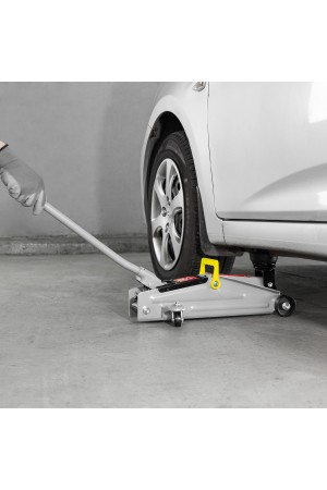 Домкрат гидравлический подкатной, 2 т, высота подъема 135-355 мм Matrix